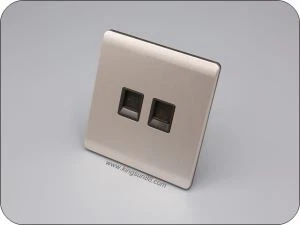 Tomada para computador e telefone